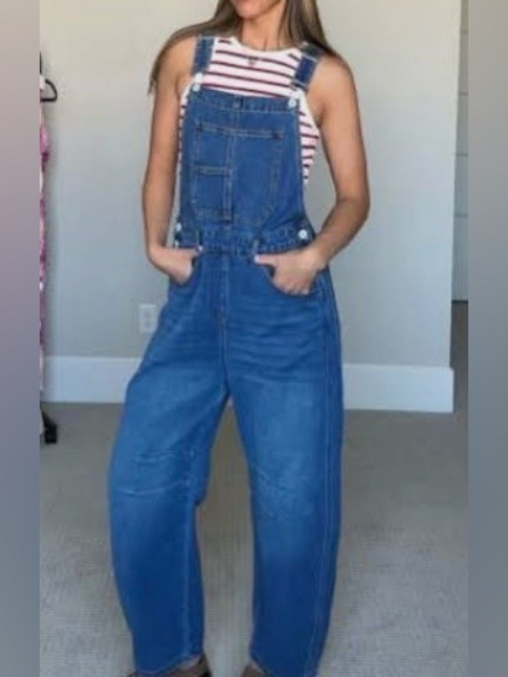 New medium-wash relaxed denim barrel-leg overalls small